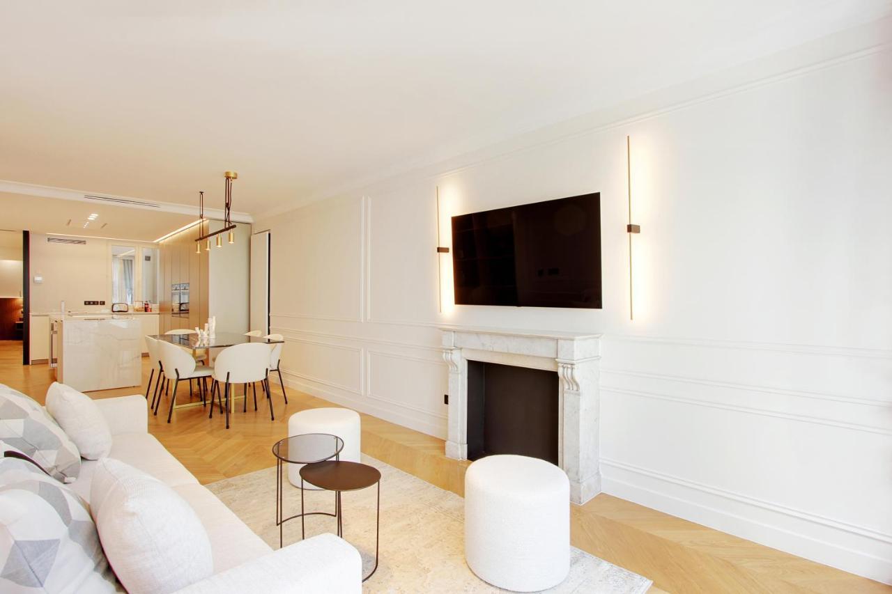 Stunning Apartment With View At The Very Heart Of Paris Exterior photo